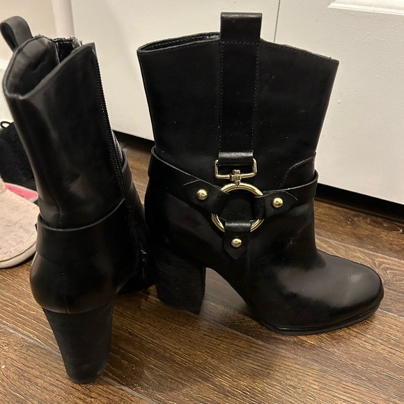 Guess booties heels new - Picture 4 of 5